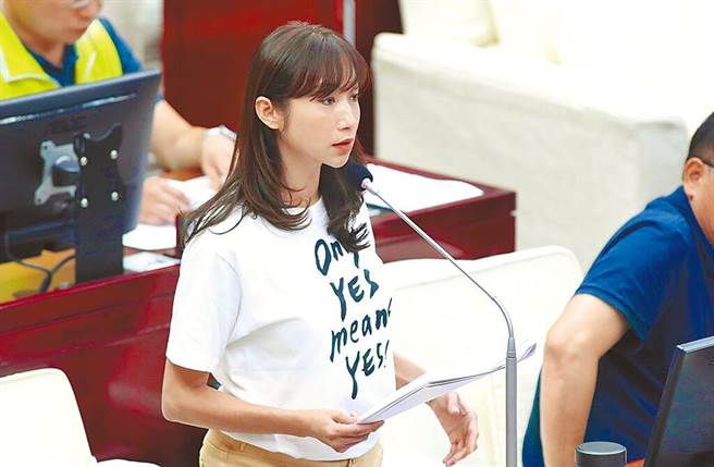 位于北门圆环附近的三井物产株式会社，见证台湾在20世纪初期，经营茶叶、樟脑及木材业对外出口贸易的歷史。民进党台北市议员许淑华2015年与许多文资工作者，极力要求台北市政府手下留情保存三井旧仓库。（本报资料照片）