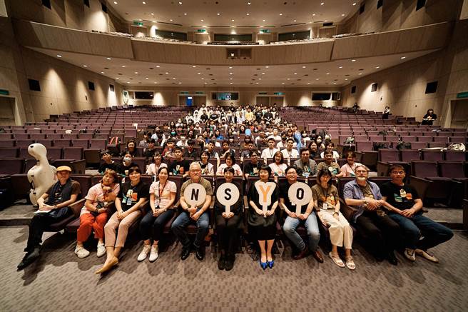 国家交响乐团（NSO）今年成立「国家青年交响乐团」（NSYO），首届参与的音乐学子来自美国、日本及新加坡和台湾各地，在音乐总监准．马寇尔的带领下，目前在苗栗县苗北艺文中心排练，并将展开全台巡演。（国家交响乐团提供／李欣恬台北传真）