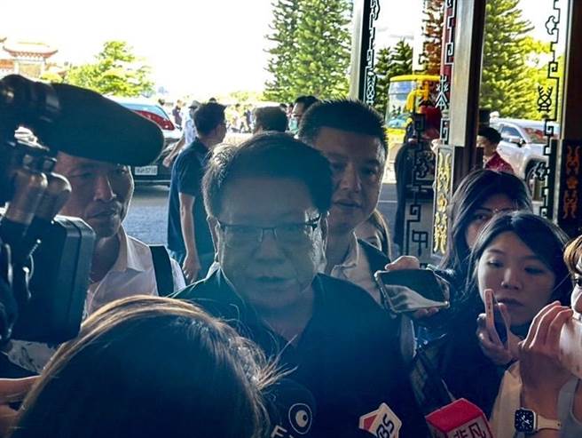 今天是民進黨全代會，賴清德競選總幹事潘孟安稍早近日會場並受訪。（黃婉婷攝迷）