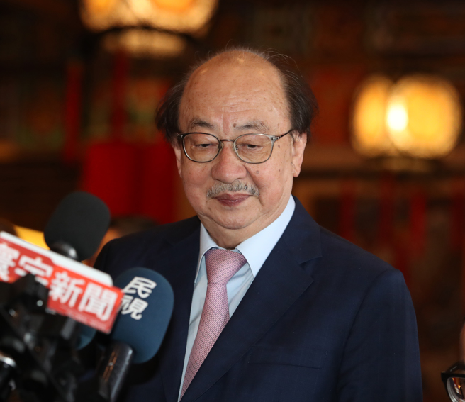 民進黨全國黨代表大會16日在台北圓山大飯店登場，出席的民進黨立院黨團總召柯建銘（圖）會前受訪。（劉宗龍攝）