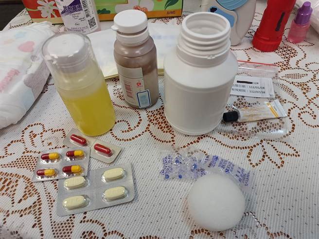 台灣正面臨30年來最嚴重缺藥潮，小至軟便劑、口服抗生素，大至癌症用藥、手術用的麻醉劑，都難逃缺貨危機。（王家瑜攝）