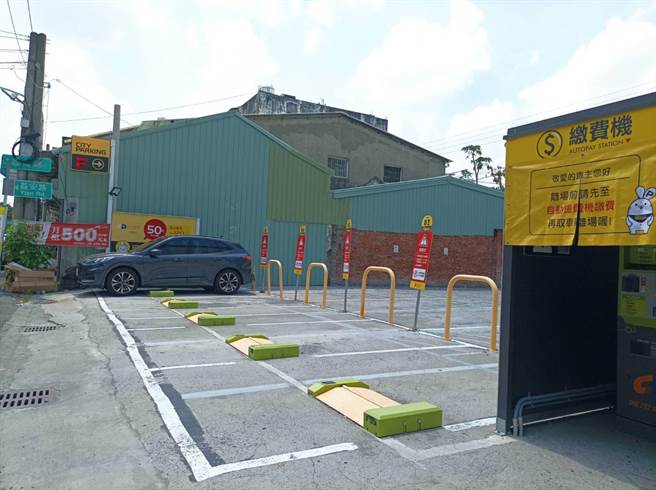 改善云林县北港朝天宫周边路霸问题，镇公所鼓励广设合法停车场。（张朝欣摄）