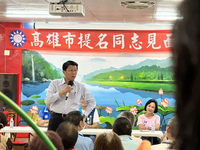 前台南市议员、侯友宜竞办副召集人谢龙介今（16）日语重心长说，国民党最大的「优点」是不团结，提名后就该定于一尊，怎么可以赌输了还要翻桌？4年前1次，现在又要1次。（柯宗纬翻摄）