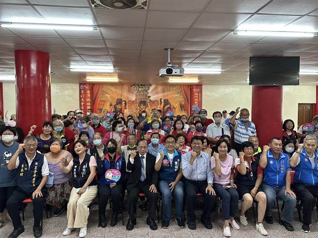 国民党大冈山立委参选人曹桓荣今举行提名同志推荐会，包括前台南市议员谢龙介、国民党智库执行长柯志恩等都来力挺。（柯宗纬翻摄）