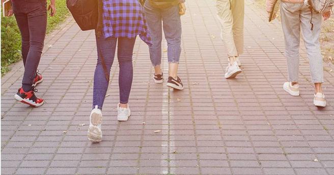 女大生叫屈啦啦。（示意图／photoAC）