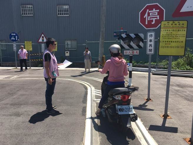 暑假考照人數增，機車1300補助剩3成快來搶。（蔡依珍攝）