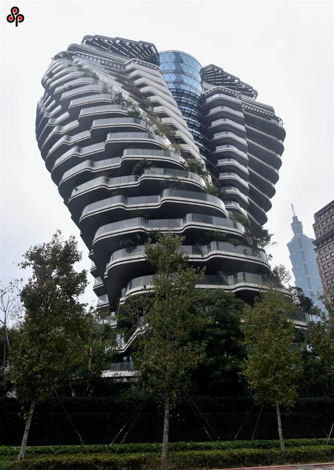 顶级豪宅「陶朱隐园」近日因被发现，从特定角度拍摄激似哥吉拉而暴红，逾万人洗版朝圣（本报资料照片）