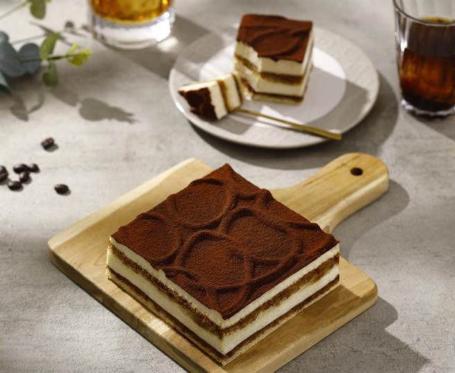 星巴克5吋「威士忌提拉米苏」，600元。（星巴克提供／朱世凯台北传真）