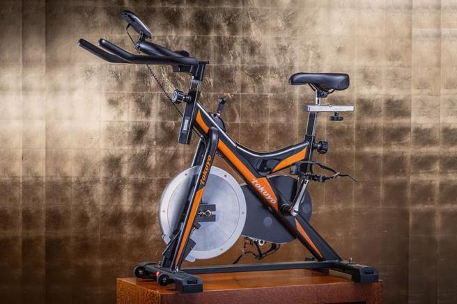 华泰大饭店集团于7/21起至7/24举办特卖会，万元知名品牌运动器材以原价2.5折的优惠价贩售。（图／华泰饭店集团提供）