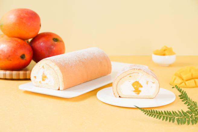 city’super台中店三牧田麵包專門店芒果生乳捲，特價350元／條、85元／片。（city’super提供）