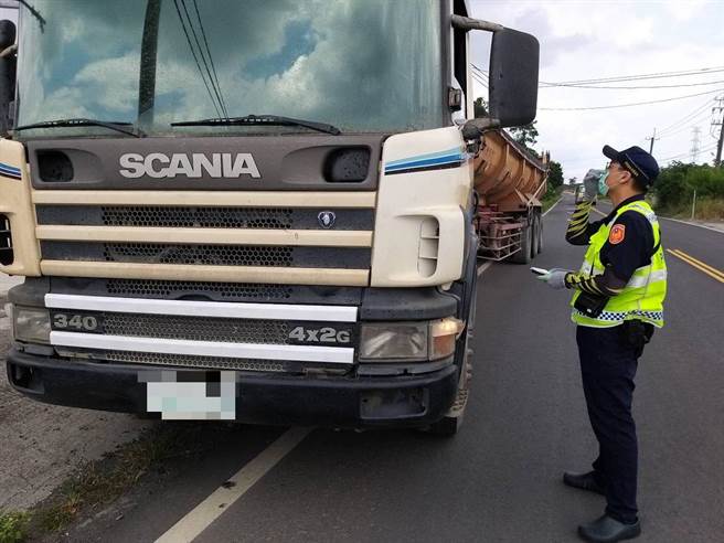 潮州警分局表示，将持续加强取缔，今年至今开出63件罚单，当中行驶禁驶道路32件最多。（警方提供／谢佳潾屏东传真）