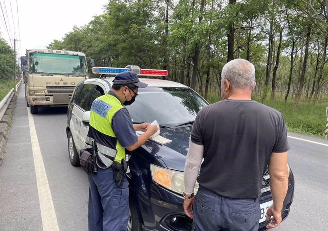 潮州警分局表示，将持续加强取缔，今年至今开出63件罚单，当中行驶禁驶道路32件最多。（警方提供／谢佳潾屏东传真）