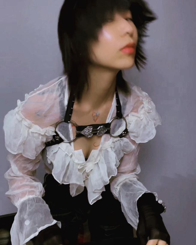 JENN LEE品牌調性自由不羈，設計師李維錚經常選用環保布料、淘汰邊角料等實踐永續時尚，因此獲得大利VOGUE雜誌評為「環保界一顆叛逆新星」。（JENN LEE提供/林欣儀台北傳真）