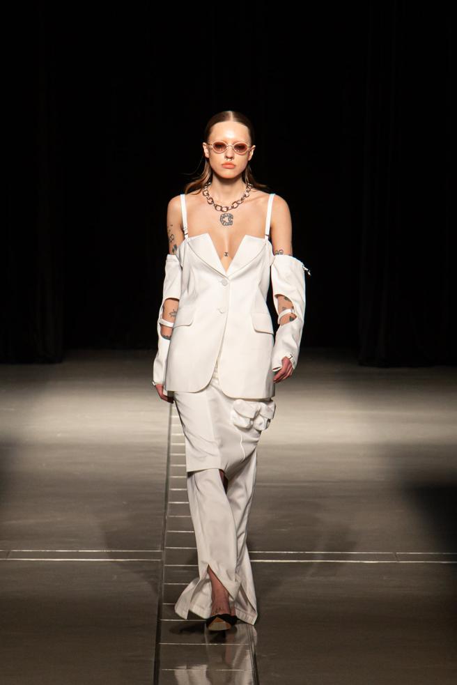 Seivson 2022春夏系列「MISTER MISS」，將內衣、外衣顛倒，呈現疫後休閒服裝與正裝間的關係。（Seivson提供/林欣儀台北傳真）