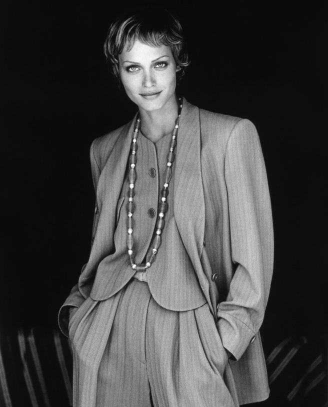 Giorgio Armani于1980年代创造出「Power Suit」直至今日仍是品牌重要元素，2022秋冬品牌还推出变型版。（摘自Giorgio Armani IG/林欣仪台北传真） 