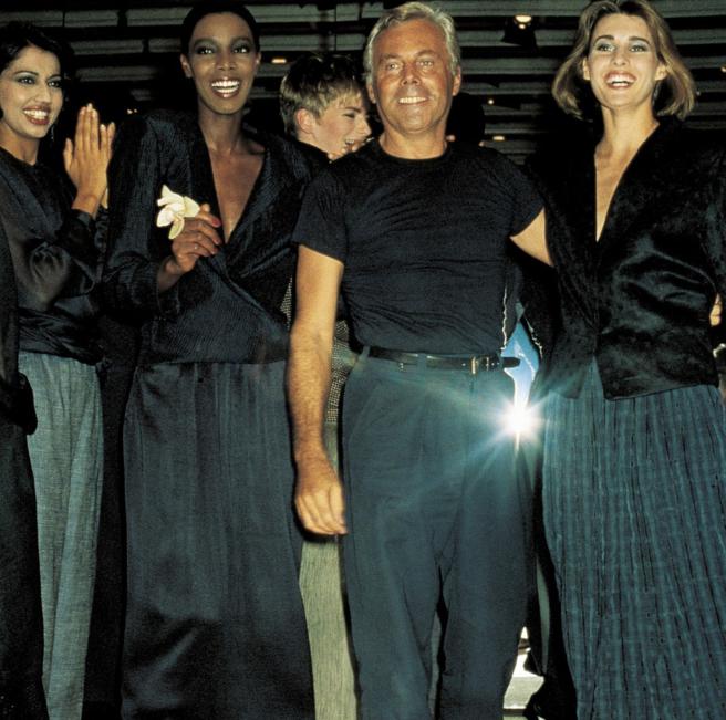 Giorgio Armani于1980年代创造出「Power Suit」直至今日仍是品牌重要元素，2022秋冬品牌还推出变型版。（摘自Giorgio Armani IG/林欣仪台北传真）