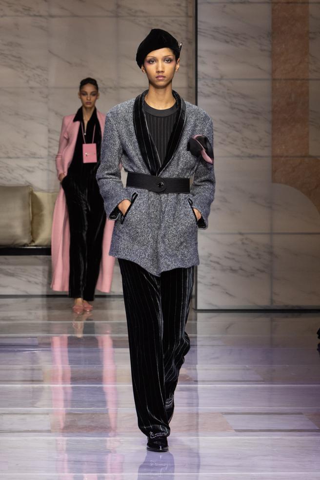 GIORGIO ARMANI 2023秋冬女装系列，仍可见到「Power Suit」廓形。（Giorgio Armani 提供/林欣仪台北传真）