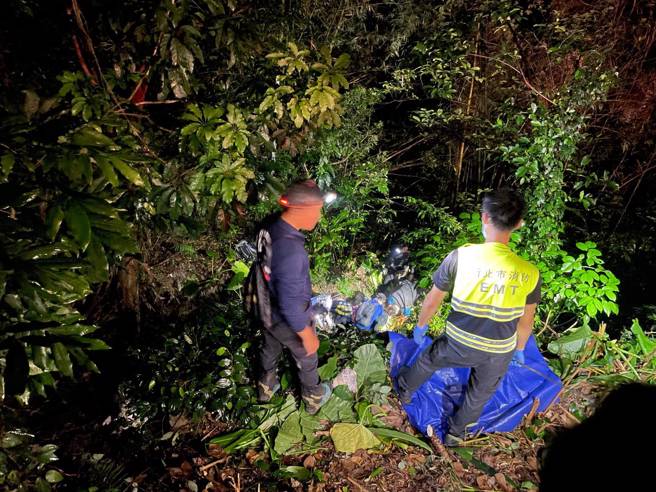 新北婦外出採竹筍失聯，疑失足墜8米深溪谷死亡。（圖／警方提供）