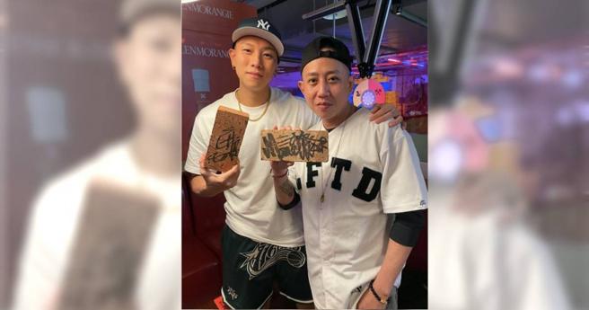 瘦子曾写歌呛满人，相隔多年两人世纪大和解。（图／翻摄自满人脸书）