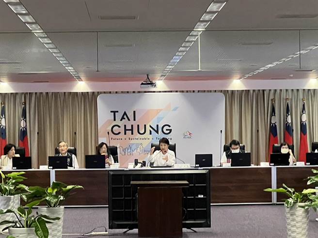 为了帮助首长了解性平处理方式，台中市府市政会议邀专家进行专题演讲。(林欣仪摄)