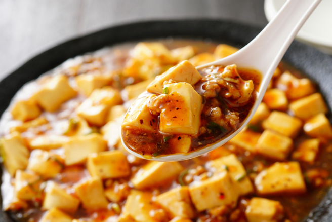 一名网友称日本的麻婆豆腐比台湾还要好吃，引起热烈讨论。（图／shutterstock）