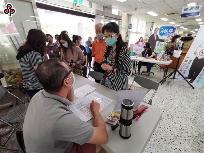 依劳资争议处理法规定，遇到劳资争议时可循调解、仲裁及裁决等行政机制处理，但选择仲裁的件数十分少。（报系资料照）