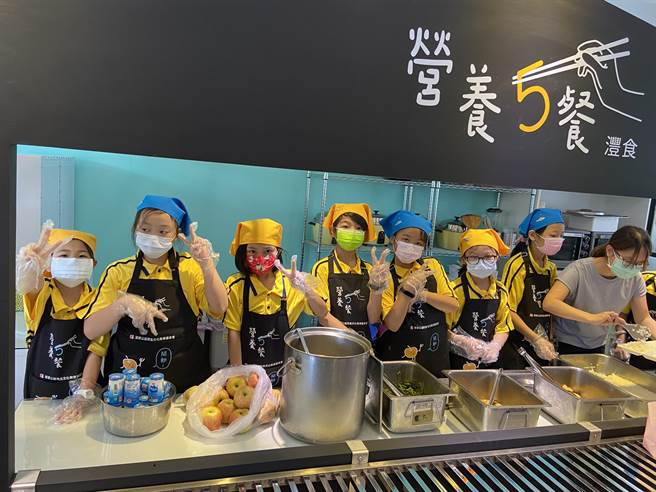 宜兰县政府积极推动「营养午餐3.0计画」，以食安5环政策为基础。（吴佩蓉摄）