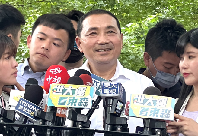 新北市长侯友宜侯18日视察幼儿园，并接受媒体採访。（范扬光摄）