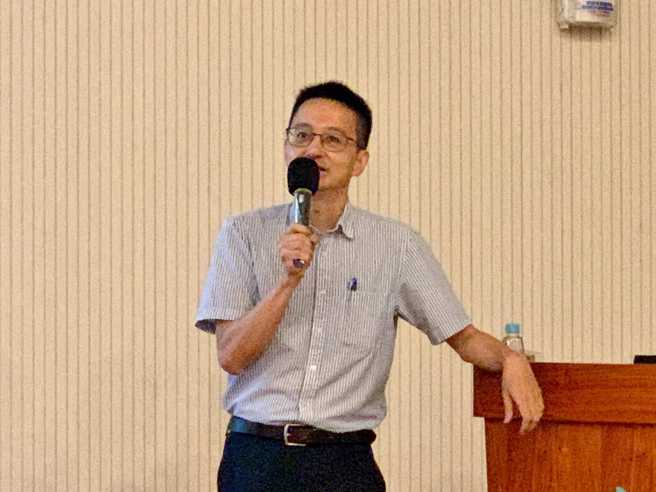 羅一鈞今透露，父親已買「洗脫烘」三合一的洗衣機解決洗衣服問題。（圖／翻攝自陳志金臉書粉專）