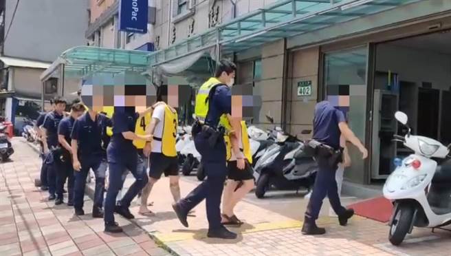 警方一共逮补7人送办，并持续追查其他在逃嫌犯。（警方提供）