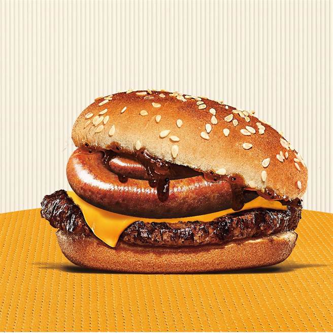 漢堡王「捲捲德腸烤牛堡」，單點109元、套餐154元。（漢堡王提供／朱世凱台北傳真）