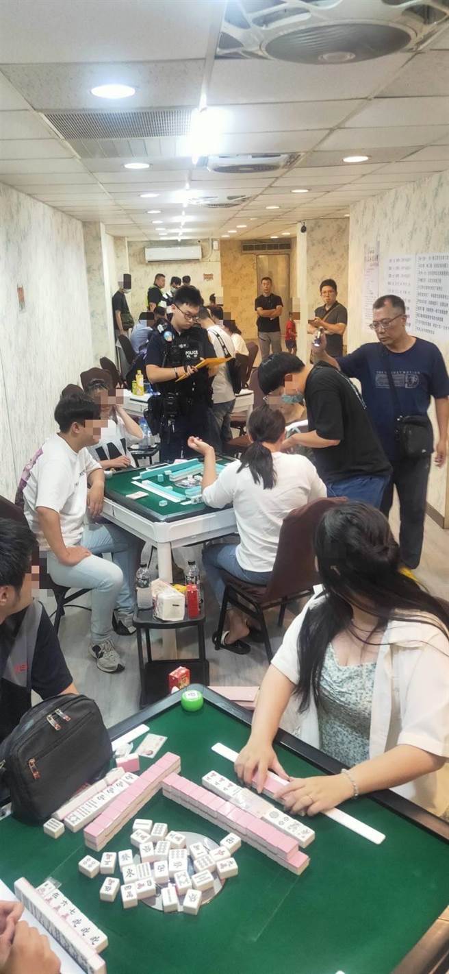 板桥分局破获桌游社暗营麻将馆。（警方提供）