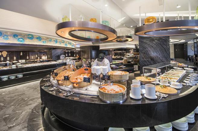 漢來美食旗下漢來海港自助餐廳目前共有7家分店，年營業額直逼21億。（圖／漢來美食提供）