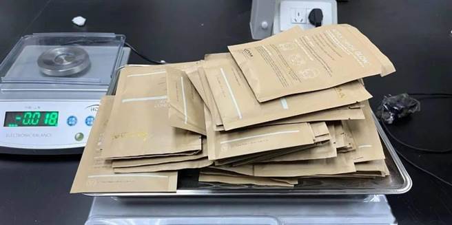 廣州海關查獲57袋假裝面膜的冰毒，淨重1.59千克。(中國海關)★《中時新聞網》關心您：保護自己、遠離毒品！