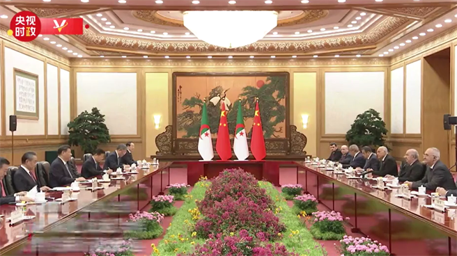 大陆国家主席习近平18日与来华进行国事访问的阿尔及利亚总统特本举行会谈，要进一步推动中阿全面战略伙伴关系发展。（大陆央视）
