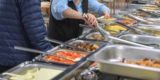 廣州學校食堂飯菜出現疑似套子 官方定調可能是這物