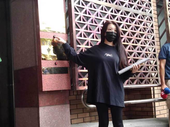 小红老师告NONO遭恐吓「急发不自杀声明」，北检回应了。(中时资料库)