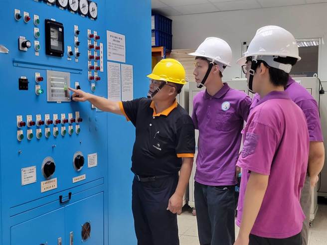 中彰投分署每年开办约80班次职前训练，提升失业者专业技能，训后就业率达9成。(中彰投分署提供)