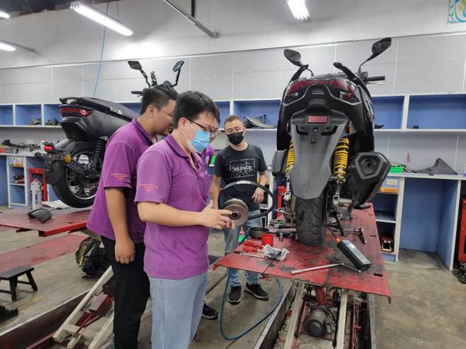 中彰投分署开办多元职训课程，协助失业民眾顺利重返职场或创业。(中彰投分署提供)