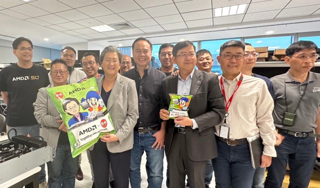 超微执行长苏姿丰与台湾团队合影。（图／取自苏姿丰推特）