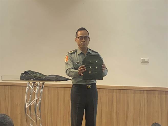 本次测试共发射6发7.62公厘子弹，子弹初速每秒约842至850公尺，造成油泥凹陷为10至20公厘左右，全未贯穿抗弹板。（李奇叡摄）