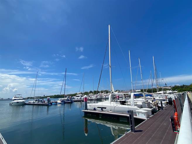 位于安平的亚果游艇码头从7月起最后一个周六，都将举办游艇大街市集。（曹婷婷摄）