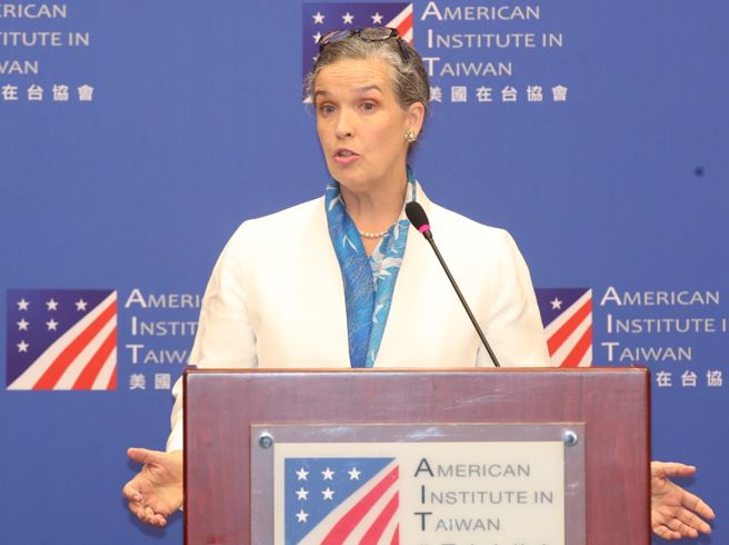 美國在台協會處長孫曉雅19日舉行記者會，回應相關問題。（鄭任南攝）