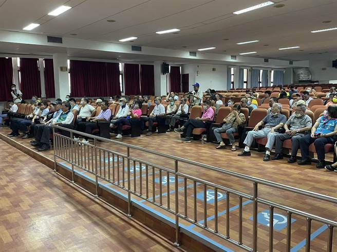 屏南快速公路公聽會，恆春人喊話：快動工。(屏縣府提供)