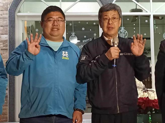 绿委蔡易余(左)昔日曾喊「我川威武」，如今川普呛台，阁揆陈建仁(右)却未大声抗议。（中时资料照／张毓翎摄）