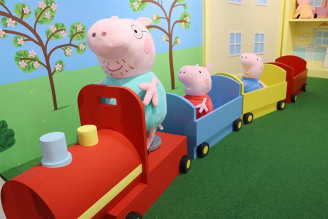 「KHTOY旗舰馆」充满童趣，也是网美打卡景点。（吕妍庭摄）