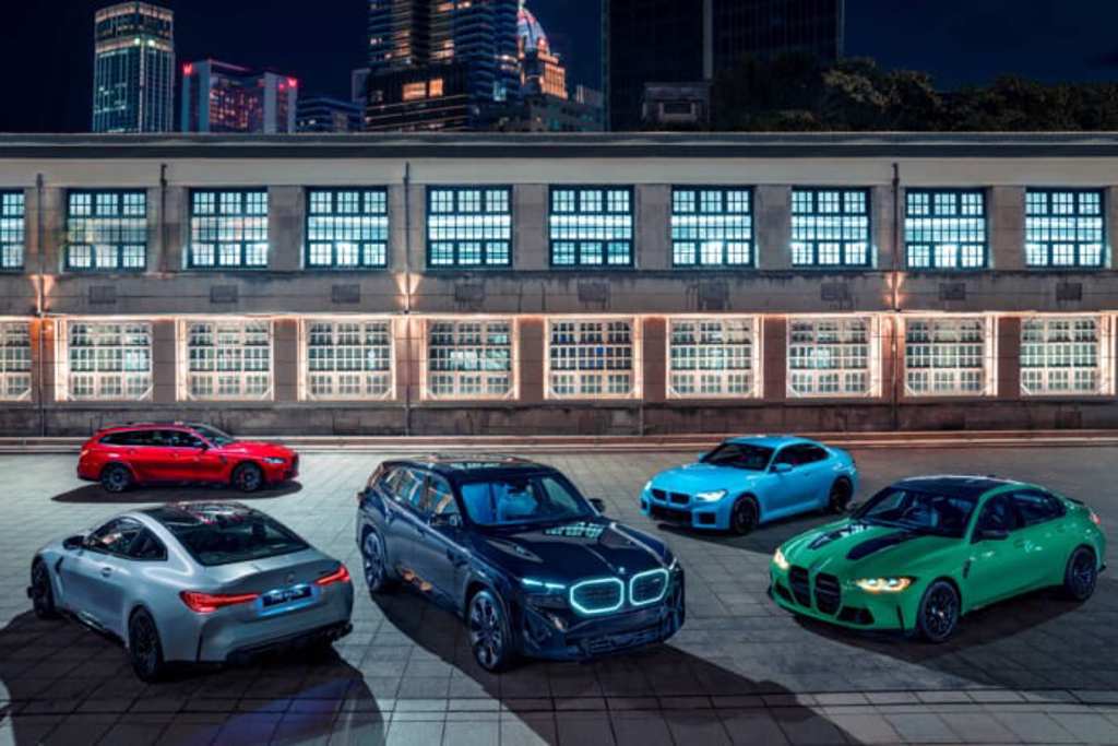 BMW M品牌50週年推出許多極致性能車款，包括M3 CS（前排左起）、XM、M4 CSL，及M3 Touring （後排左起）、M2。（汎德提供／陳大任台北傳真）