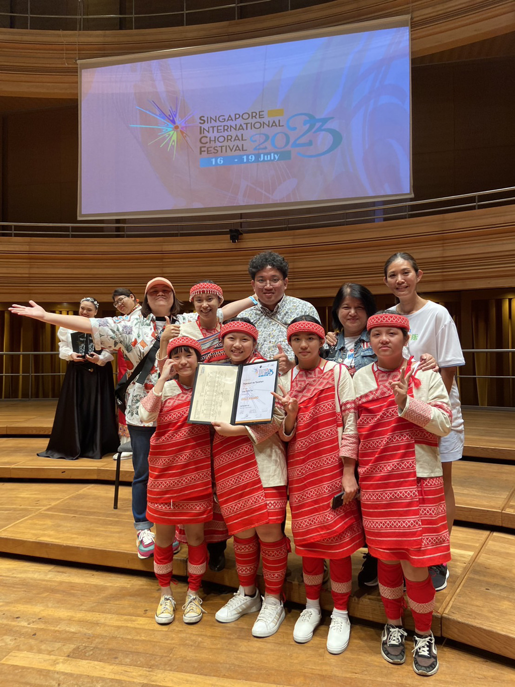 和泰集團「原夢國家隊」桃山國小合唱團於新加坡第七屆國際合唱節榮獲同聲合唱組《金質獎》。（和泰提供／陳大任台北傳真）