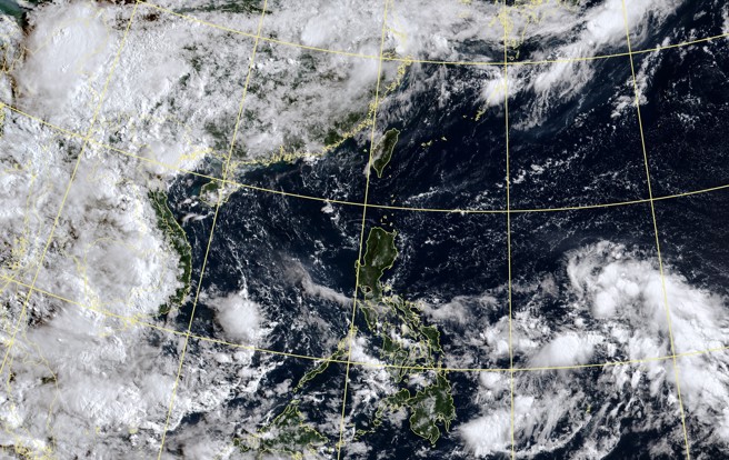 下周天气与准杜苏芮颱风有关，依目前路径来看，下周一至周四南花莲、台东及恒春半岛有局部大雨机率。（中央气象局提供）