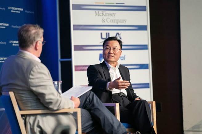 中国驻美国大使谢锋美国时间19日应邀出席阿斯本安全论坛，与旗语新闻社创始编辑克莱门斯举行专场炉边对话。（摘自中国驻美大使馆官网）